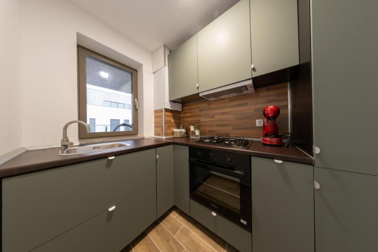 Citadela North 1Br Apartment W Security And Self Check In Bucureşti Ngoại thất bức ảnh